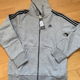 adidas パーカー