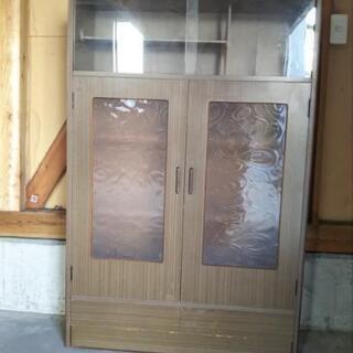 本棚(食器棚でも)差し上げます