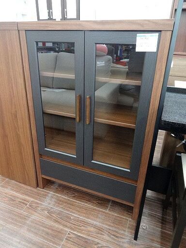 札幌 引き取り 国産 木製 ガラス扉 キャビネット 本棚/コレクションケース/カップボード 食器棚