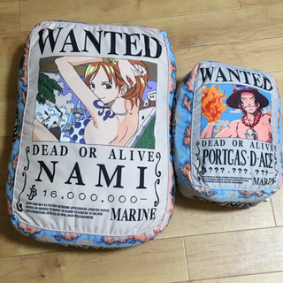 ワンピースのクッション　2個セット　値下げしました