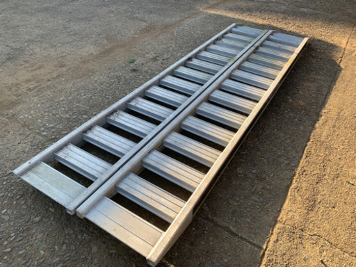 アルミ製ブリッジ 3t/2本（ユンボ、重機）