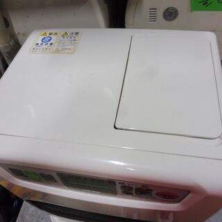 B721　アラジン　石油ファンヒーター　 型番AKF-P327N  暖房出力３．２２KW  タンク４．０Lの画像