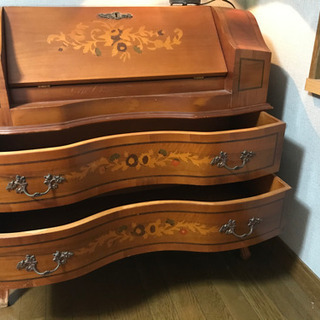 イタリア製象嵌模様ライティングデスク