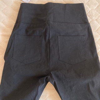 新品未使用タグ付き すごのびハイウエストスキニーパギンスの画像