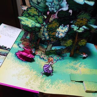 アリスの飛び出す絵本の画像