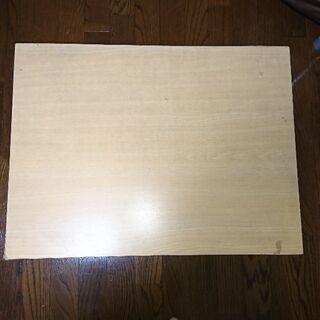 テレビ台にの画像