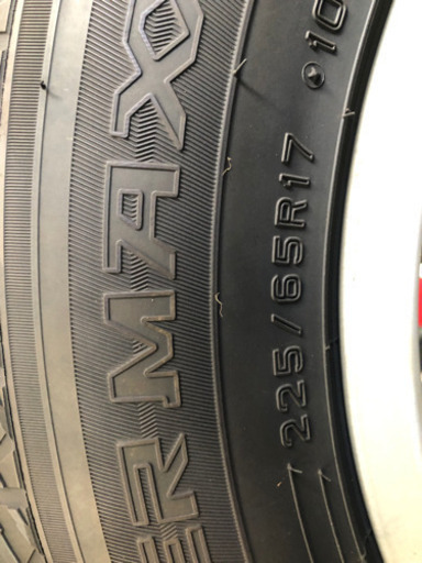 エクストレイルスタッドレスタイヤ ダンロップ17インチ