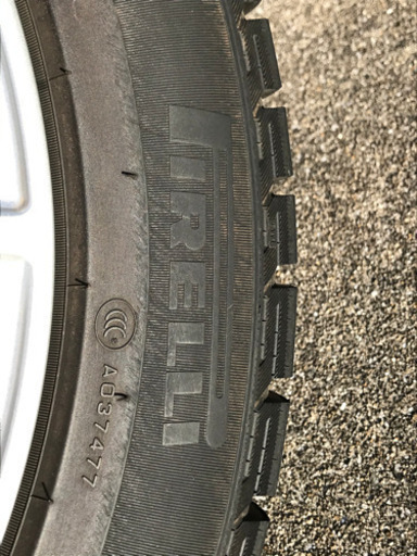 ホイール タイヤ 4本　ピレリ　スタッドレス　冬用タイヤ　ゴルフ