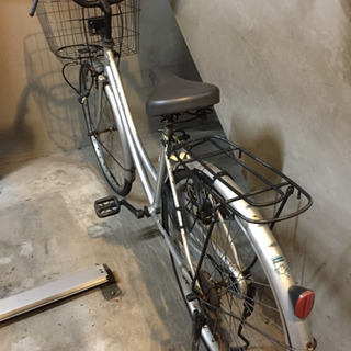 自転車2000円 前タイヤパンクしていますの画像