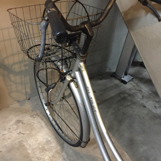 自転車2000円 前タイヤパンクしていますの画像