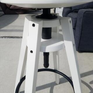 IKEA BENGTRIK 白 スツール 50×50×63〜74cm の画像