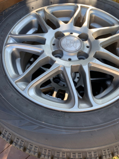 スタッドレスタイヤとアルミ　175/65R14 5.5j  4本セット