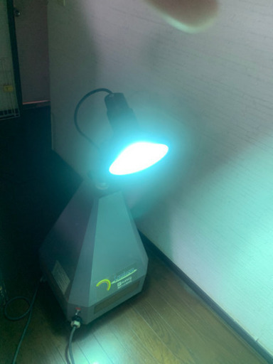 取引中、調色ライト　関西ペイント　ルミナス　人工太陽光ライト