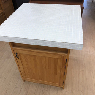 タイルトップアイランドキッチンカウンター
