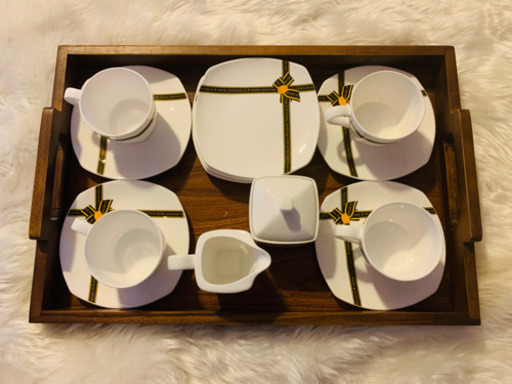 ボーンチャイナ◼️新品◼️カップ＆ソーサー◼️クリーマー◼️シュガーポット