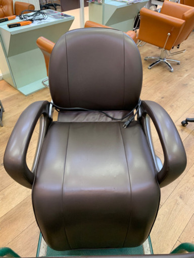 【値下げしました！】電動のシャンプー椅子