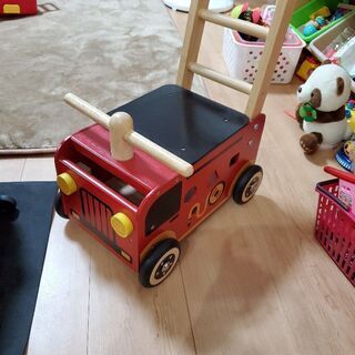 手押し車　足蹴り　消防車