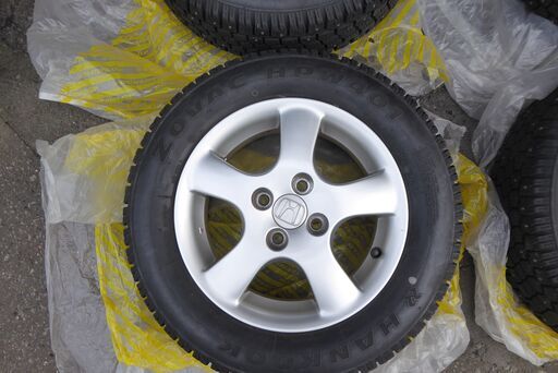 ホンダフイット　スパイクタイヤ　185／65／R14 10,140円
