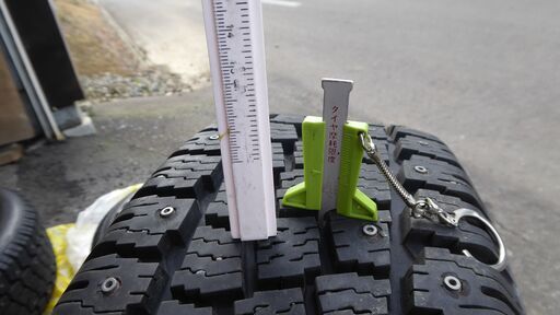 ホンダフイット　スパイクタイヤ　185／65／R14 