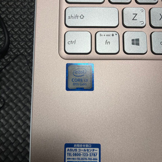 ASUS VivoBook ノートパソコンの画像