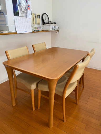 【ご成約済み】【カリモク家具】ダイニングテーブルセット　80×135×69