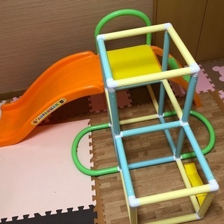 アンパンマン  遊具　すべり台　ジャングルジム 