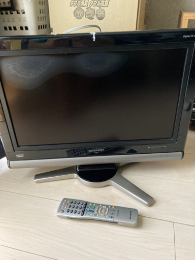 20型液晶テレビです！電源付きます！！