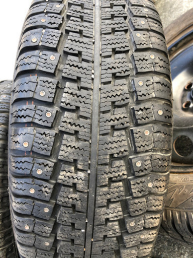 スパイクタイヤ　205/55R16