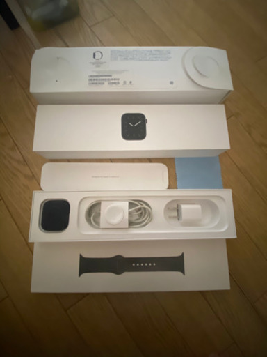 アップルウォッチ5 ほぼ未使用。　Apple Watch