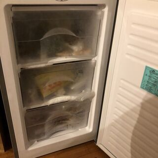 １ドア３冷＜凍＞庫2019年3月購入！ 1ドア冷凍庫 シルバー AFR-60L01SL小型冷凍庫　の画像