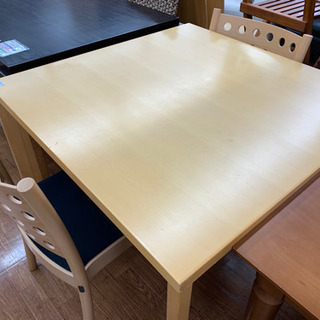 お買い得品…?!ノーブランド品のダイニング三点セットです♪