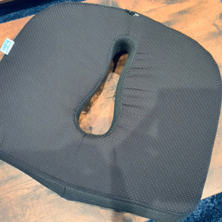 【11/3 譲渡済】【0円】IKSTAR クッション 低反発座布団の画像