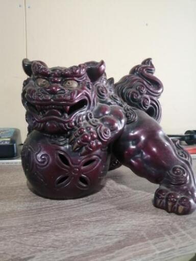 玉乗り獅子の陶器置物