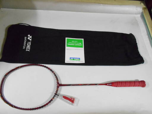 バドミントンラケット　YONEX VOLTRIC80 E-tune　4U5 中古程度良