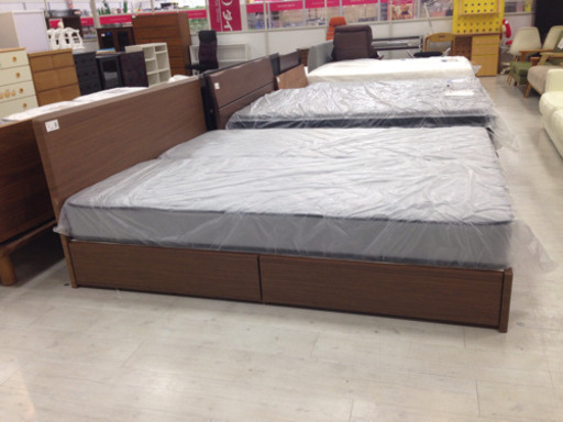 取りに来れる方限定です！マットレスが２つのダブルベッドです！