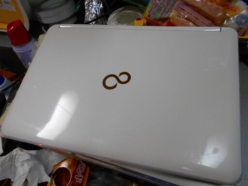 富士通　LifeBook AH56/G Core i7 人気のホワイト