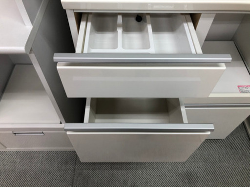 【リサイクルサービス八光、田上店　配達・設置OK 】ホワイト　食器棚
