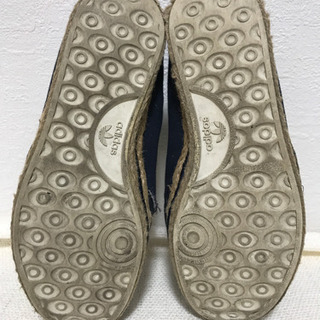 adidas スニーカーの画像