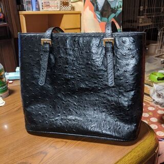 『粗、未使用品』オーストリッチのハンドバッグ。傷、汚れなしの美品...