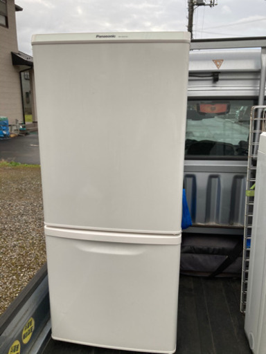 冷蔵庫　パナソニック　NR-TB147W-HG型　138L  2014年
