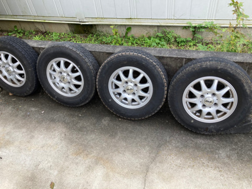 スタッドレス　軽トラ等　2011年　145R12 6PRLT ZACKホイール