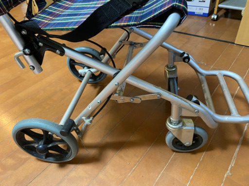 カドクラ 簡易式 軽量車椅子 折りたたみ式 コンパクト