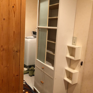 食器棚 カップボードの画像