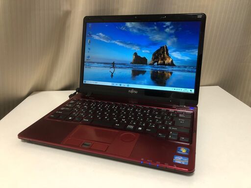 【11/3までに受け渡しできる方表示金額より2,000円割引】【ガーネットレッドのFujitsu製小型ノートPC】【Core i3第二世代・webカメラ・SSD搭載】Core i3 2350M メモリ4GB SSD128GB DVDスーパーマルチ WiFi搭載 Win10 