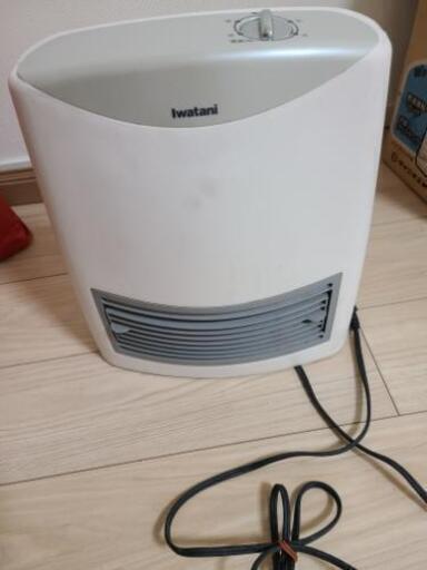 イワタニ光触媒空気清浄セラミックヒーター
