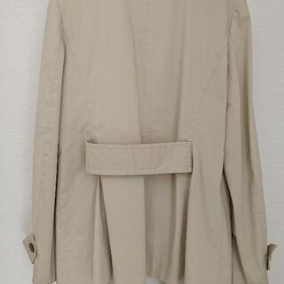 美品(ワールド)おしゃれなトレンチコート(ベージュ)の画像