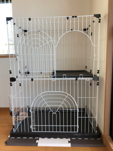 猫 [ケージ]  トイレと給水器、ベッド付