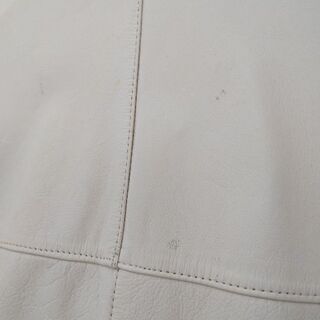 白革のジャケットの画像