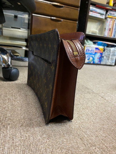 LOUIS VUITTON  ハンドバッグ　クラッチバッグ