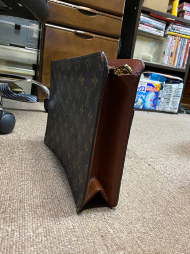 LOUIS VUITTON  ハンドバッグ　クラッチバッグ